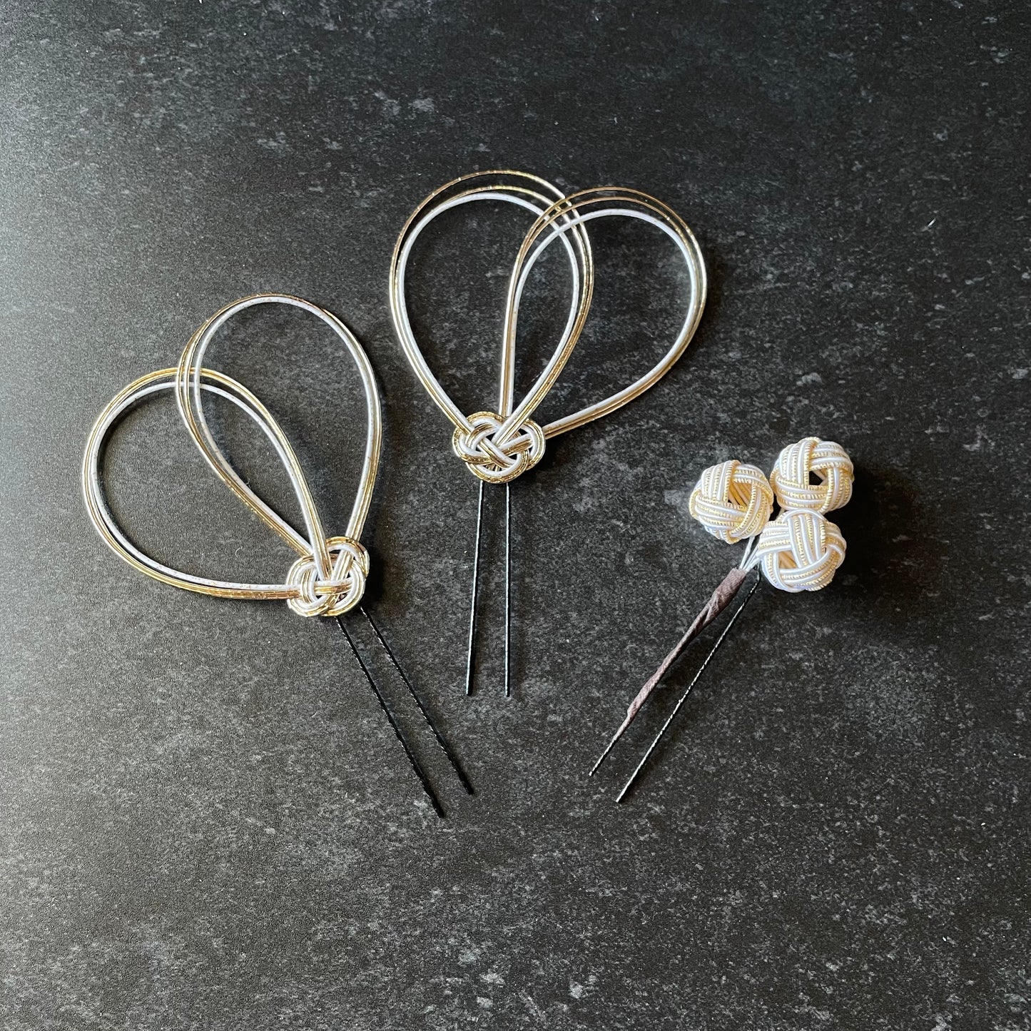 【追加オプション】水引飾り:ハート型2本&玉結び1本