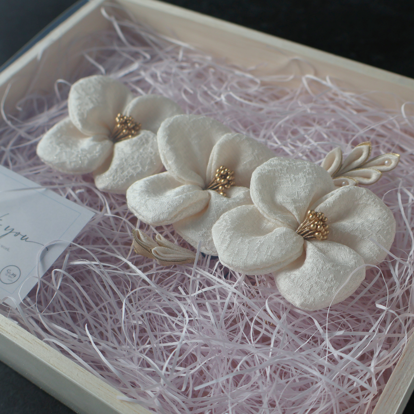 No.237｜絹花〈きぬばな〉 正絹の花飾り（オフホワイト／5点セット）｜卒園式・七五三・訪問着に