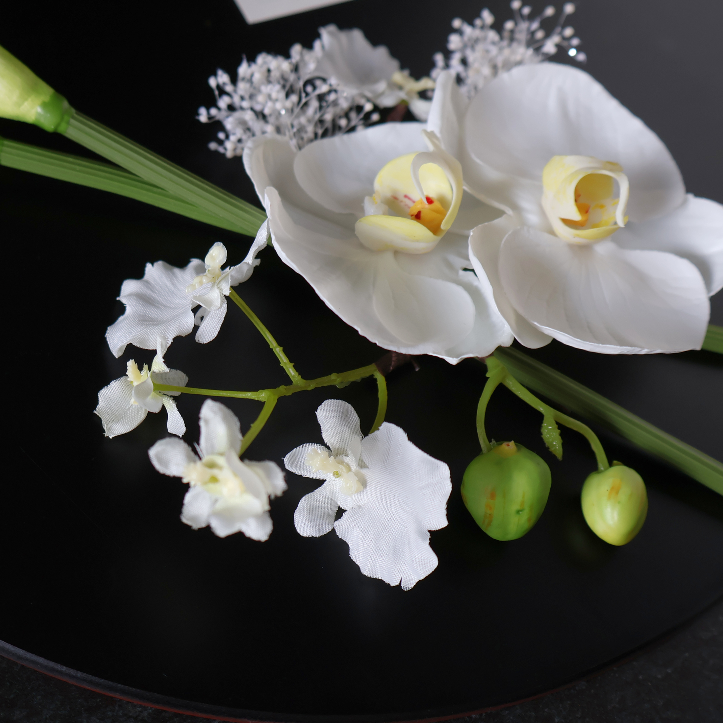 No.251｜カラーリリーと胡蝶蘭の髪飾り（白）｜白無垢・色打掛・結婚式に