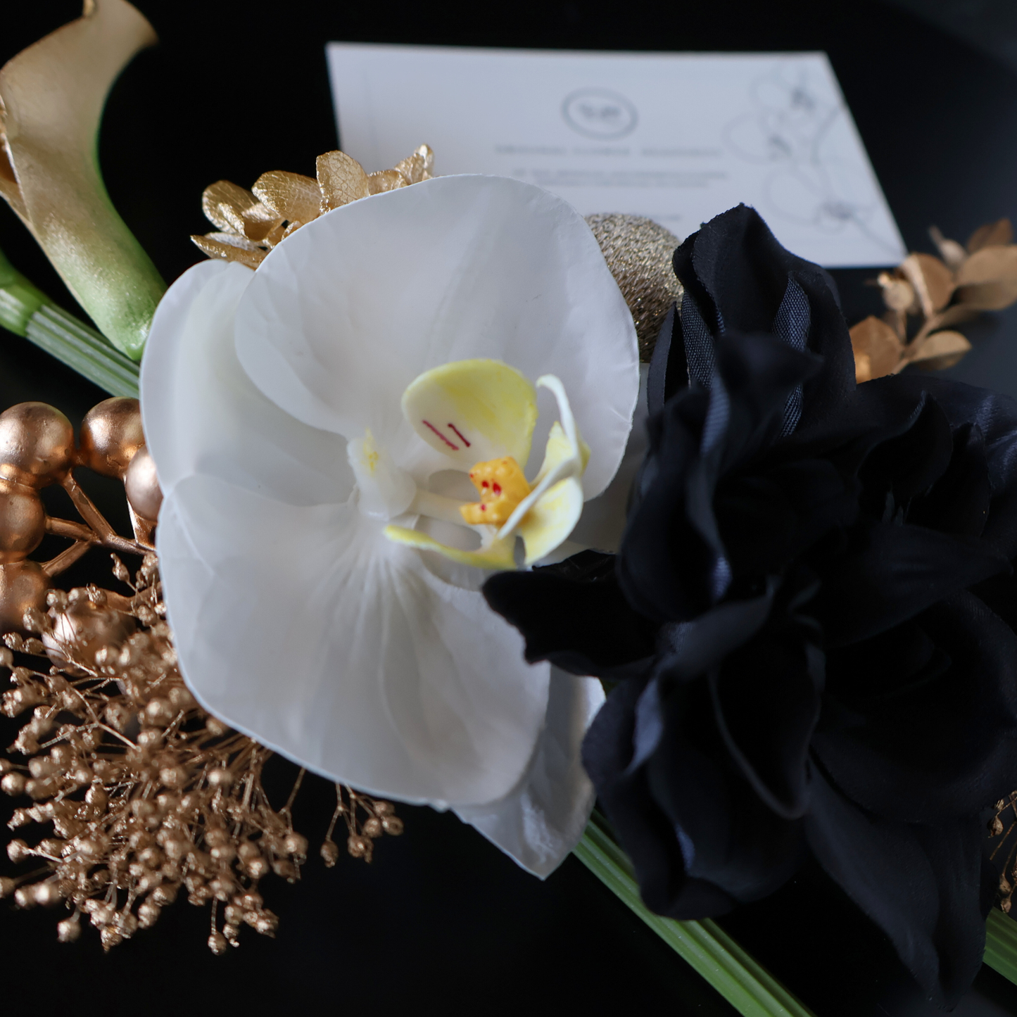 No.187｜黒ダリアとカラーリリーの髪飾り （黒×金）｜白無垢・色打掛・結婚式に